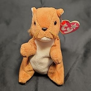 TY Nuts Squirrel Original Beanie Babies 1996 Collection